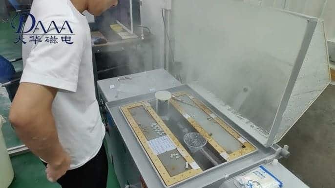 magnete per test in nebbia salina